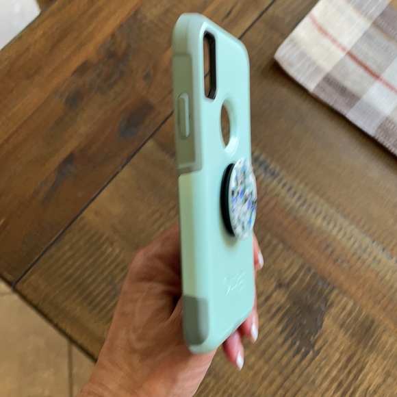 iPhone X Outter box phone case with pop socket - Picture 4 of 5